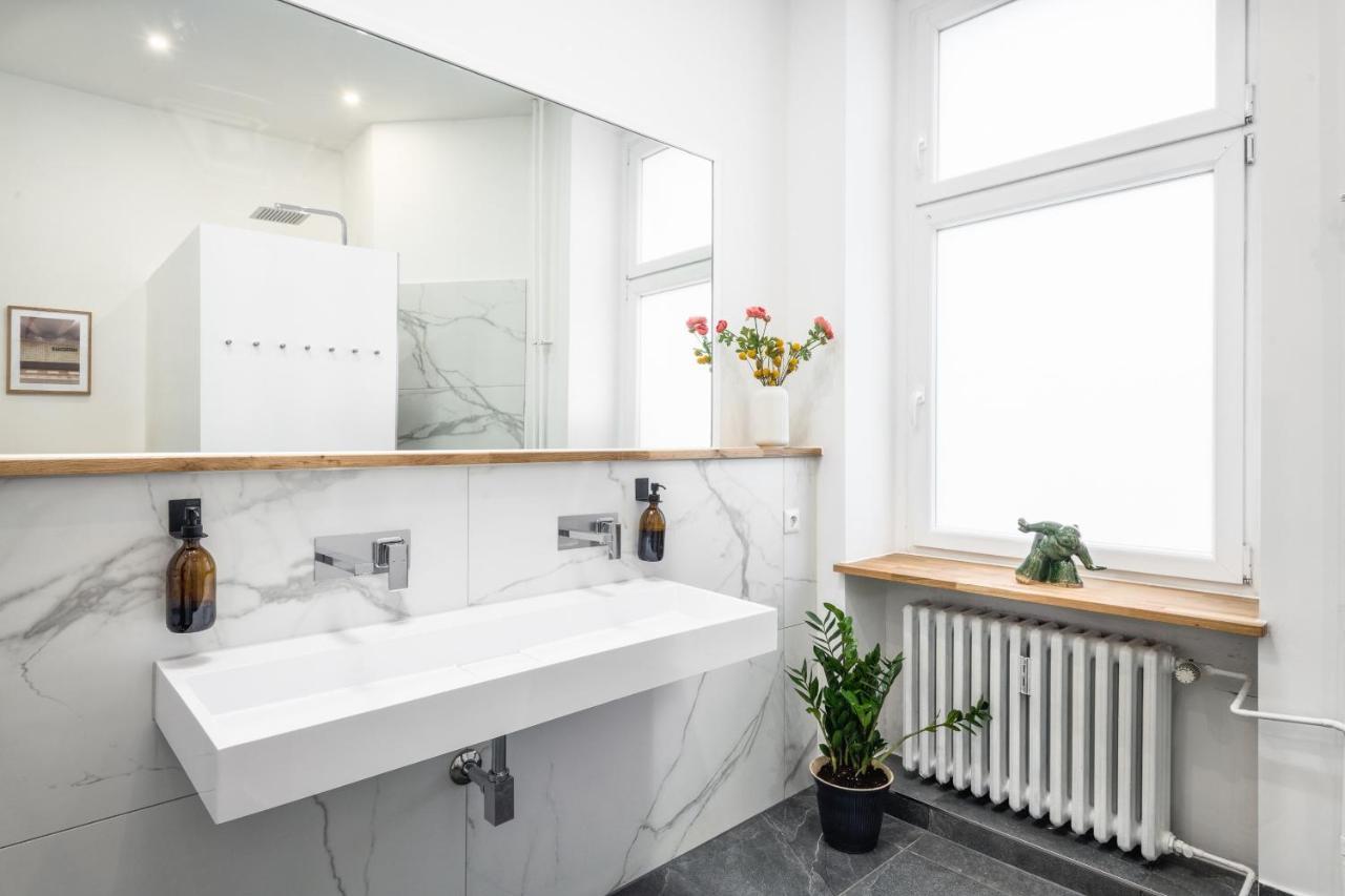 Riesiges Apartment Nahe Kudamm Sehr Schoener Altbau 123M2 Gross 12 Gaeste Berlin Exterior photo