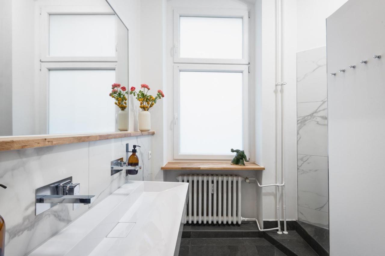 Riesiges Apartment Nahe Kudamm Sehr Schoener Altbau 123M2 Gross 12 Gaeste Berlin Exterior photo